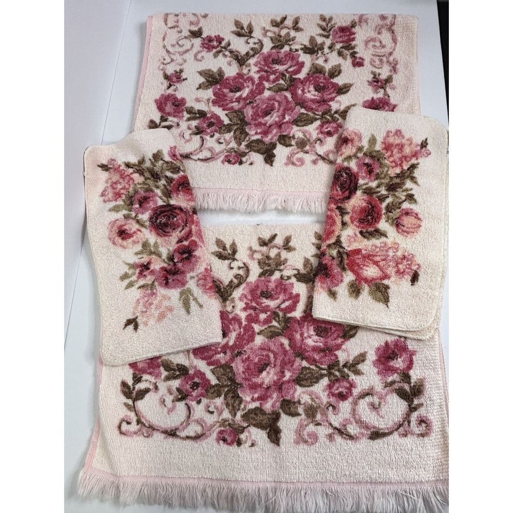 Vintage Pennys Hand towels And washcloths Pink Floral Fringe  MCM